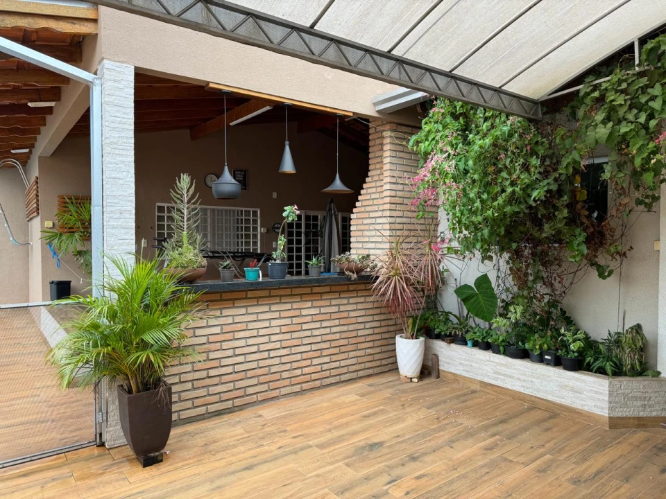 Imagens do imóveis CASA JD SHANGRI-LA