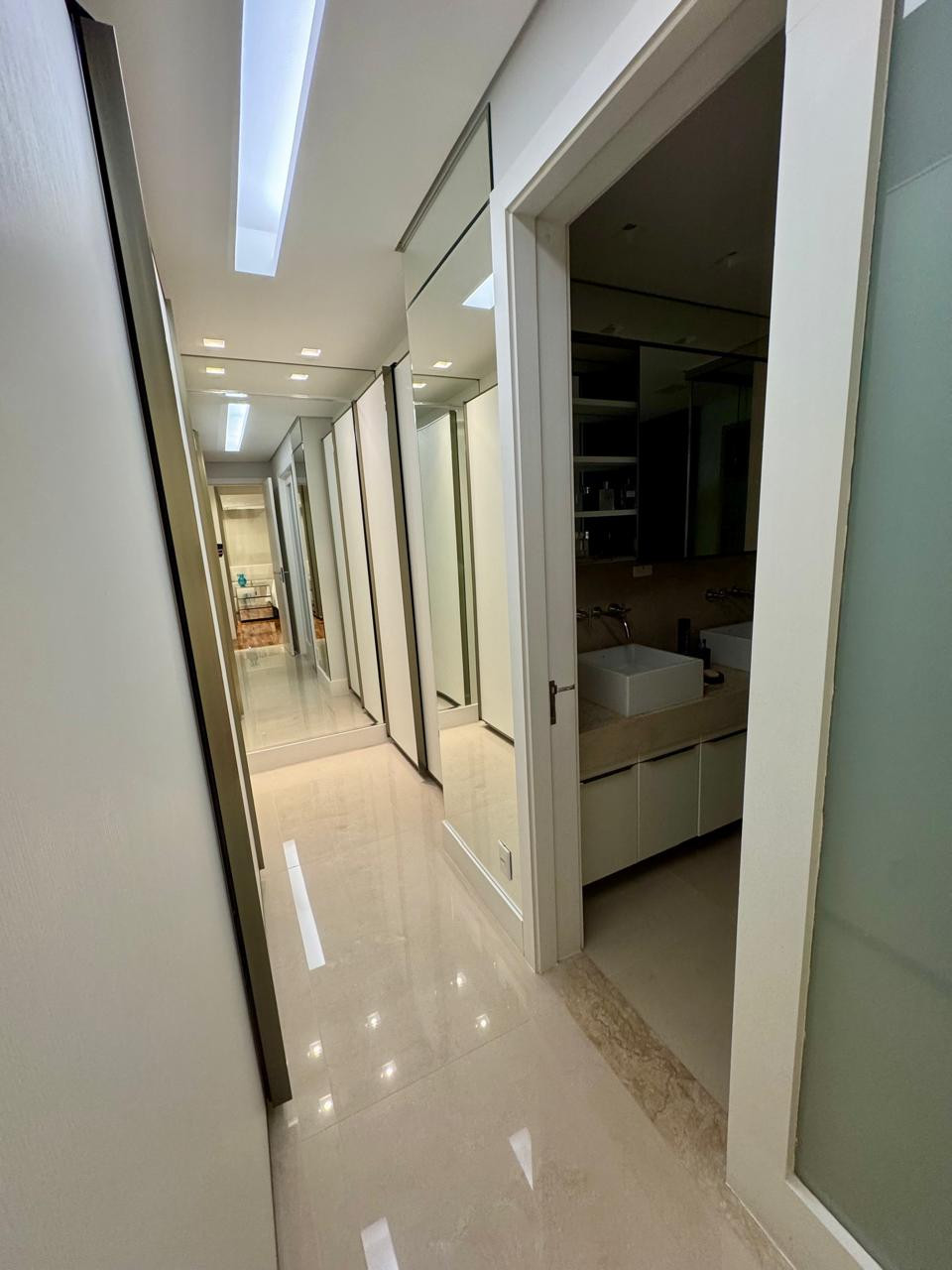 Imagens do imóveis Apartamento á Venda no Edifício Torre Alicante