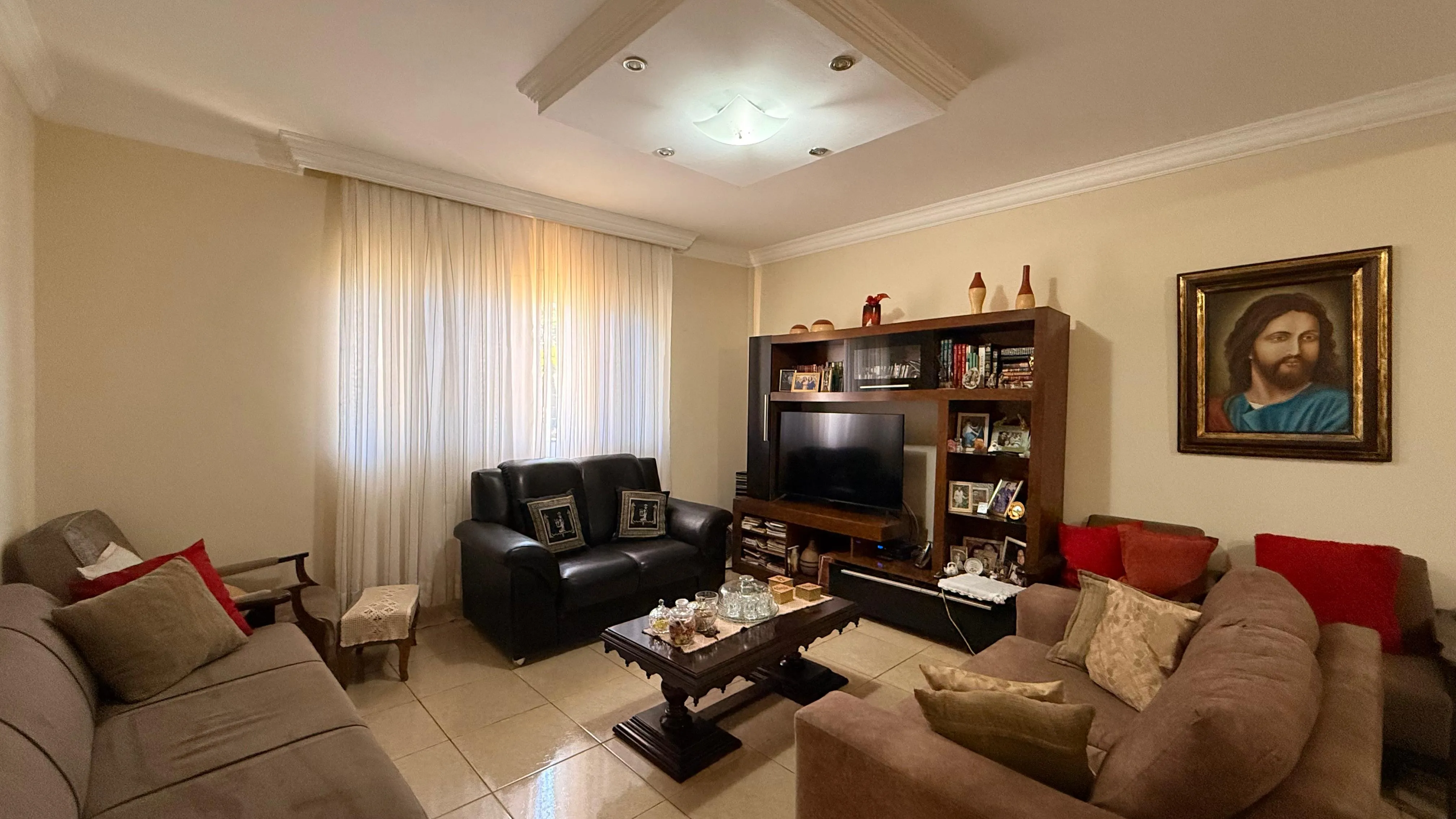 Imagens do imóveis CASA Á VENDA NO JARDIM TARUMÃ