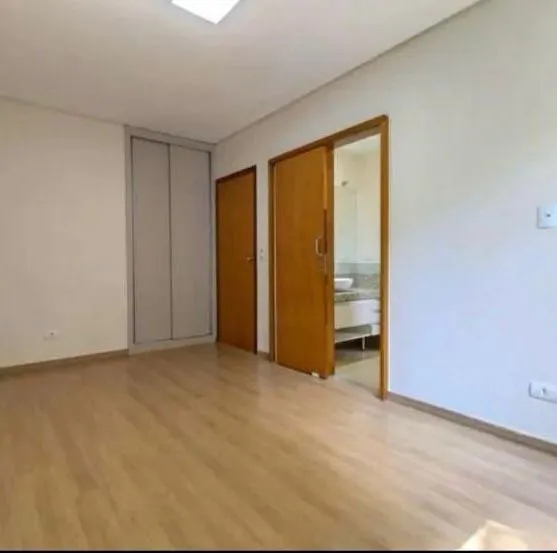 Imagens do imóveis Casa no Condomínio Royal Maison