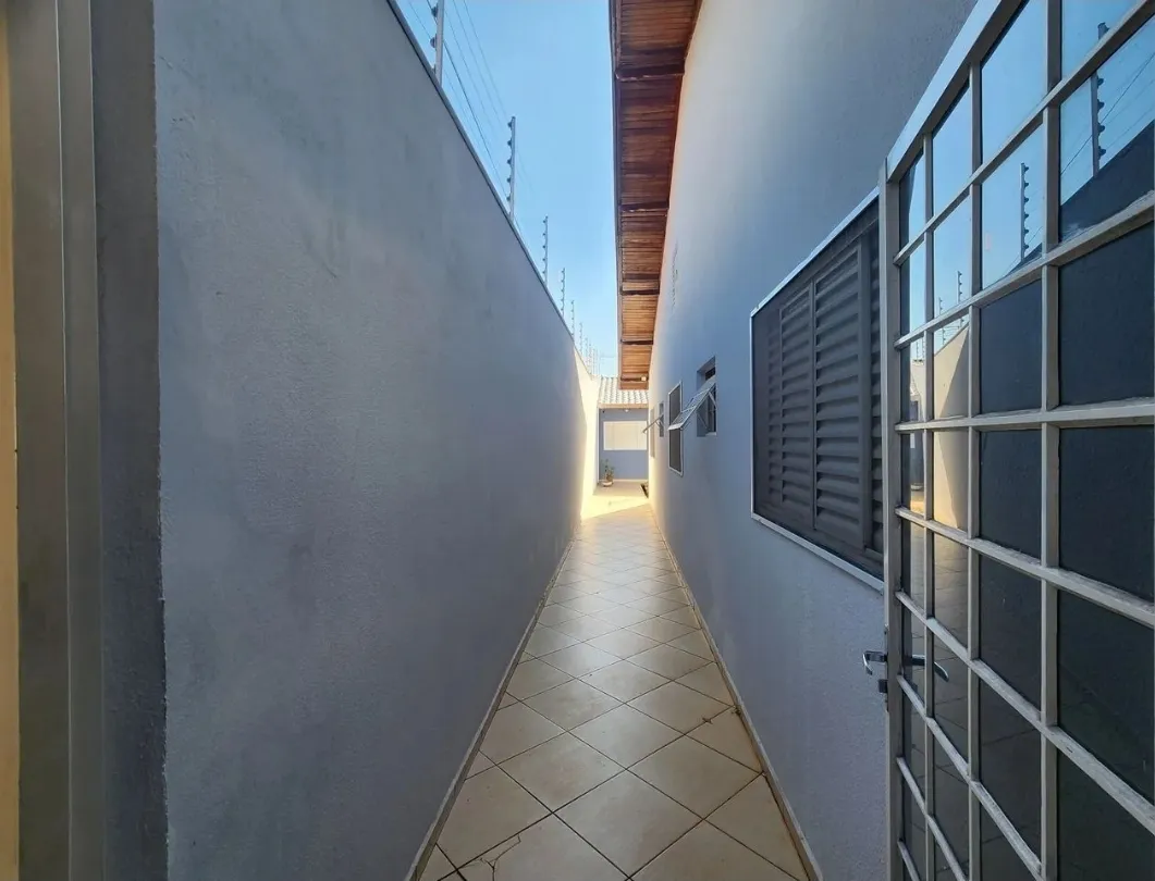 Imagens do imóveis Casa à venda próxima ao aeroporto em Londrina