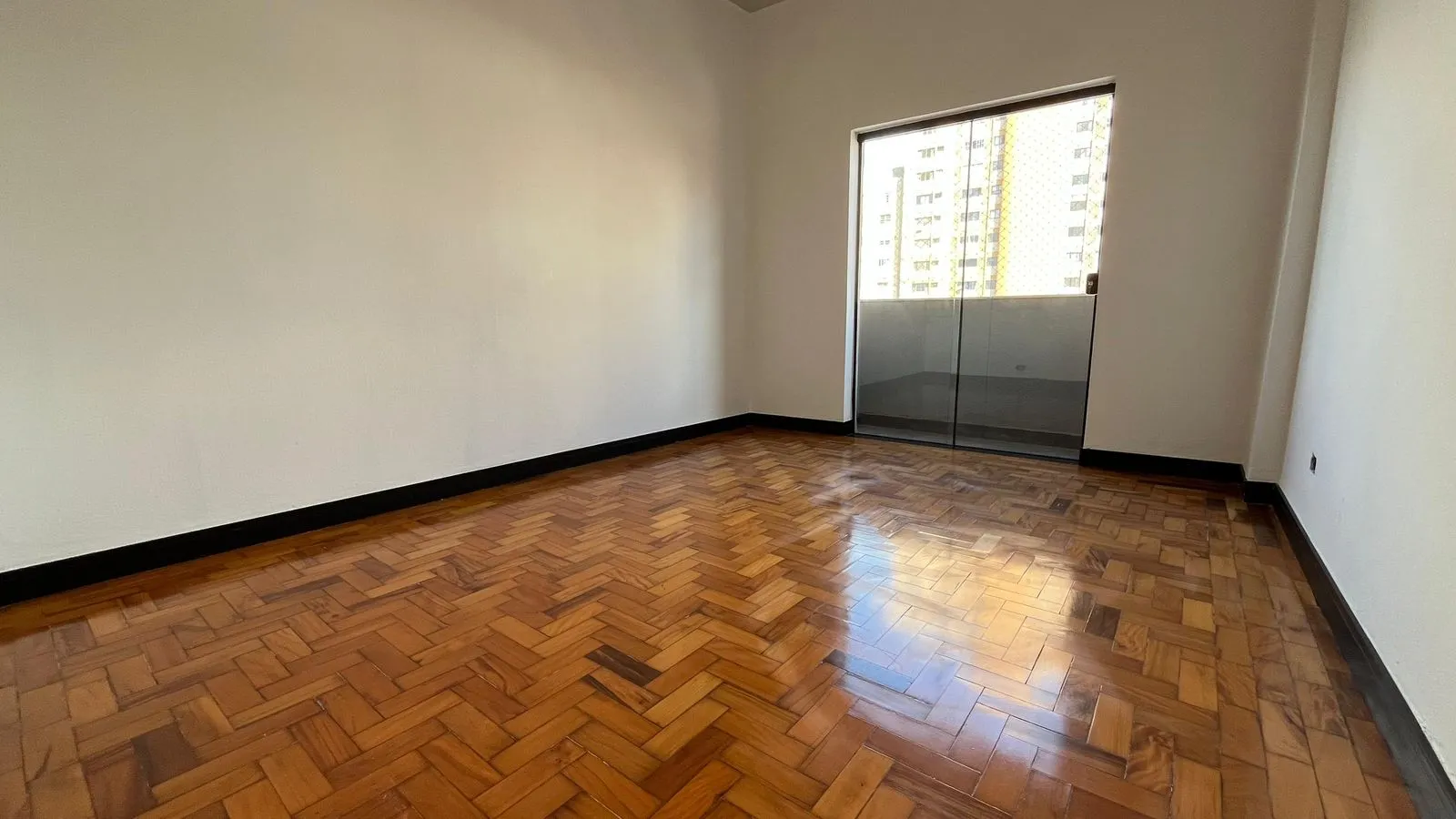 Imagens do imóveis Condomínio Edifício Tókio