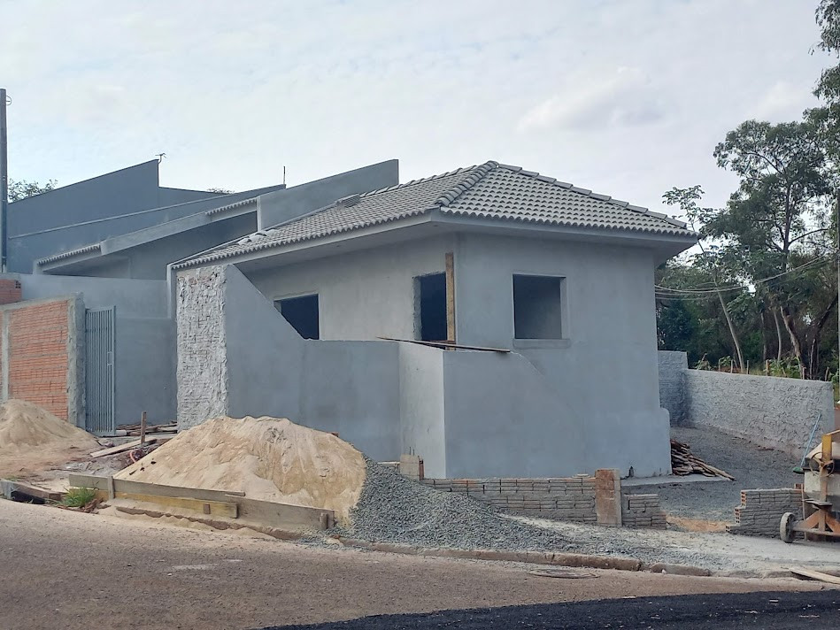 Casa em fase de construção - parcelamento da entrada até final da obra.