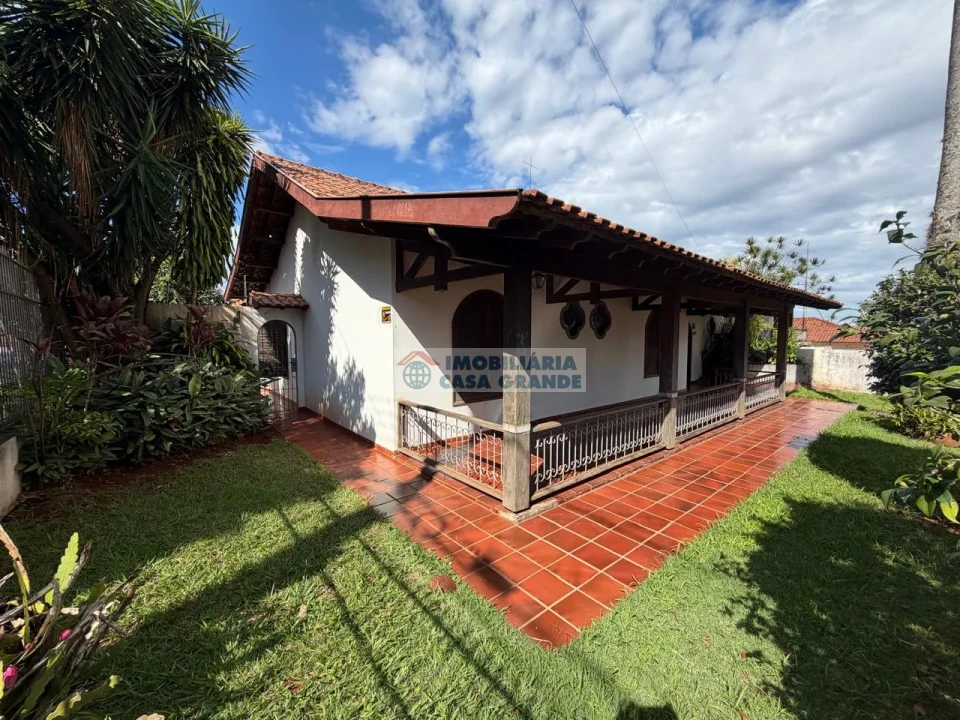 Casa Térrea - Centro - Terreno 880 m²,   Construção 330 m²