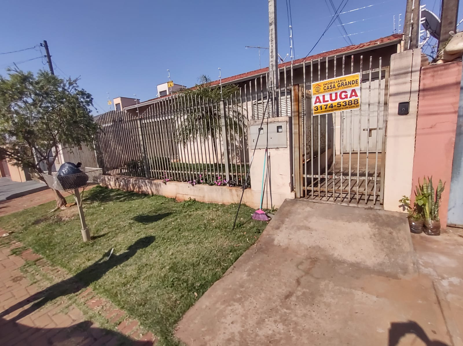 Casa Térrea  - Jardim Silvino - Fundos