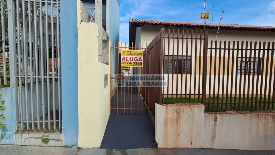 Casa Térrea -  Fundos  -  Jd Santa Mônica