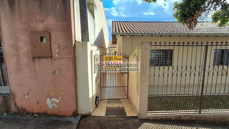 Casa Térrea - Fundos -  Jd Santo Antônio