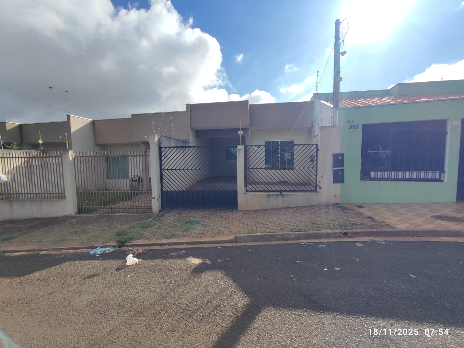 Rua Orlando Zanetti, 98-A - Jardim Alto do Café