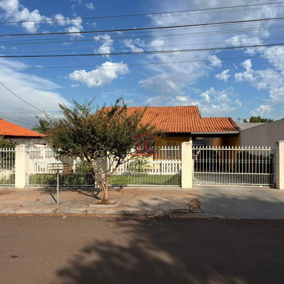 Imagens do imóveis CASA A VENDA CENTRO DE CAMBÉ - RUA ESTADOS UNIDOS