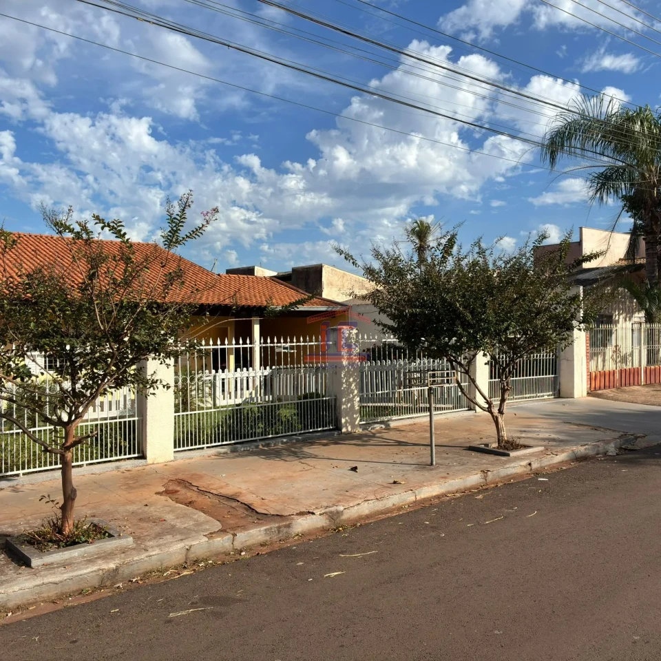 Imagens do imóveis CASA A VENDA CENTRO DE CAMBÉ - RUA ESTADOS UNIDOS