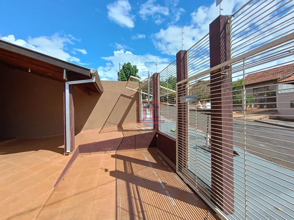 Imagens do imóveis CASA COM O2 QUARTOS