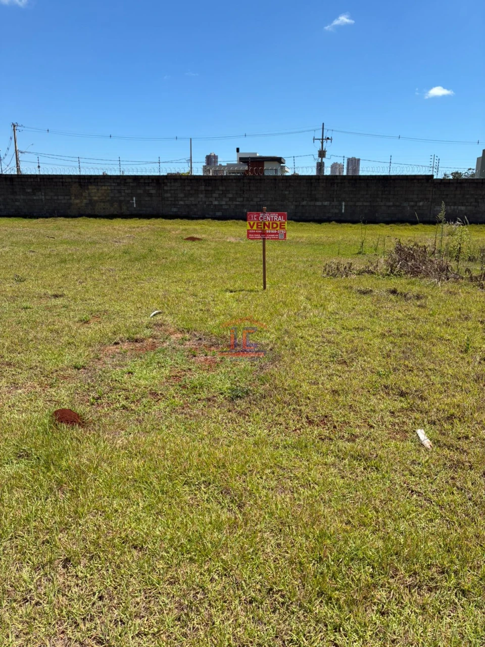 TERRENOS EXTERNOS DO  CONDOMINIO BELLEVIE