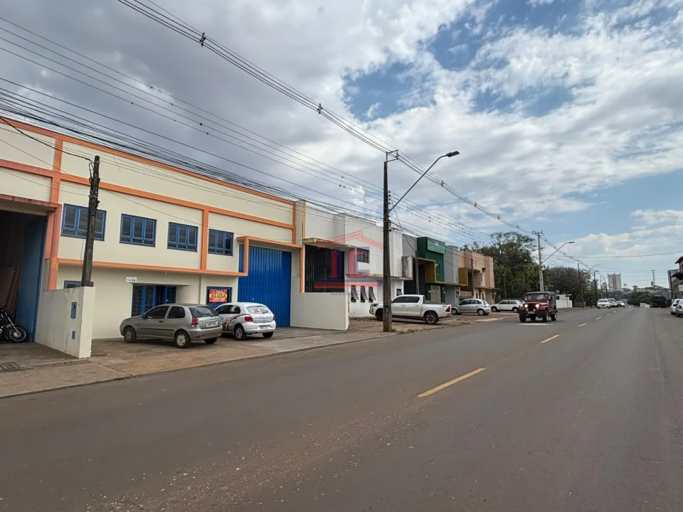 Avenida Brasil, 1532 - Barracão Comercial