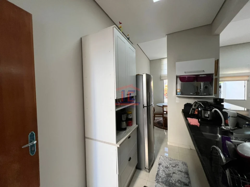 Imagens do imóveis CASA GEMINADA À VENDA- LONDRINA-