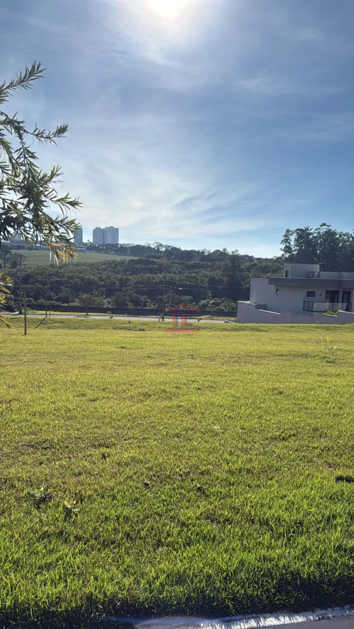 TERRENO CONDÔMINIO BELLEVIE
