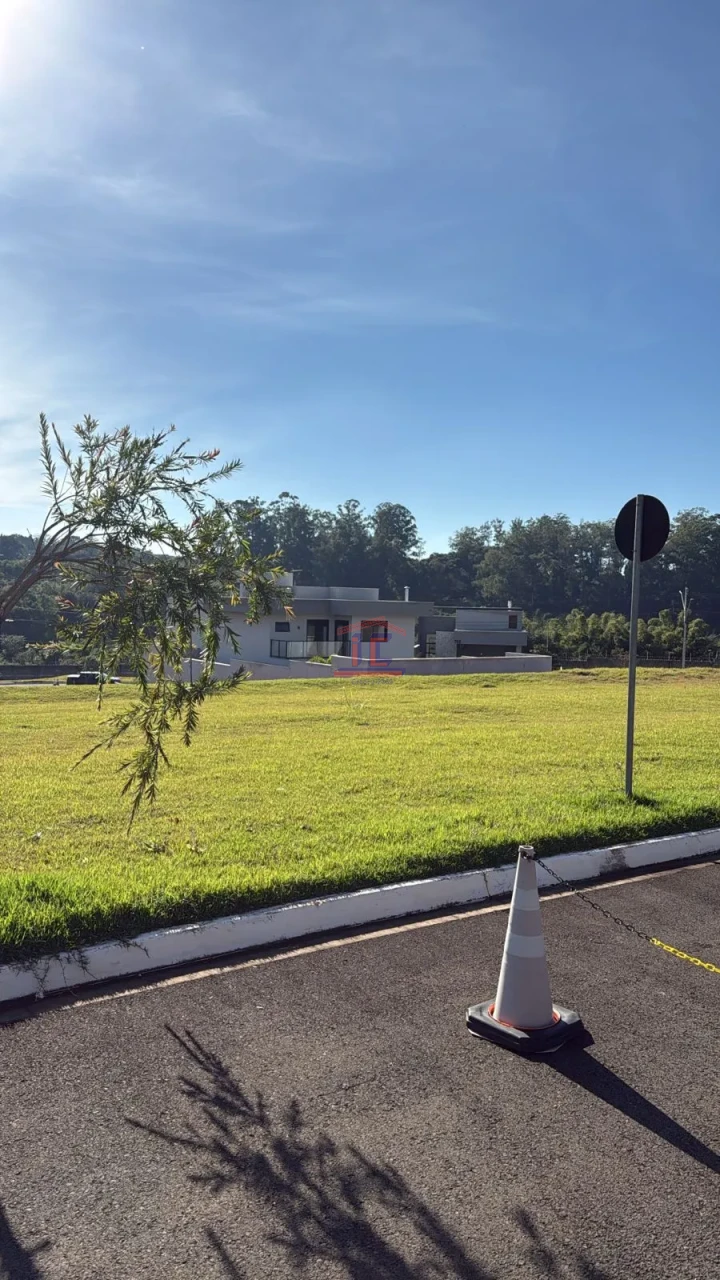 TERRENO CONDÔMINIO BELLEVIE