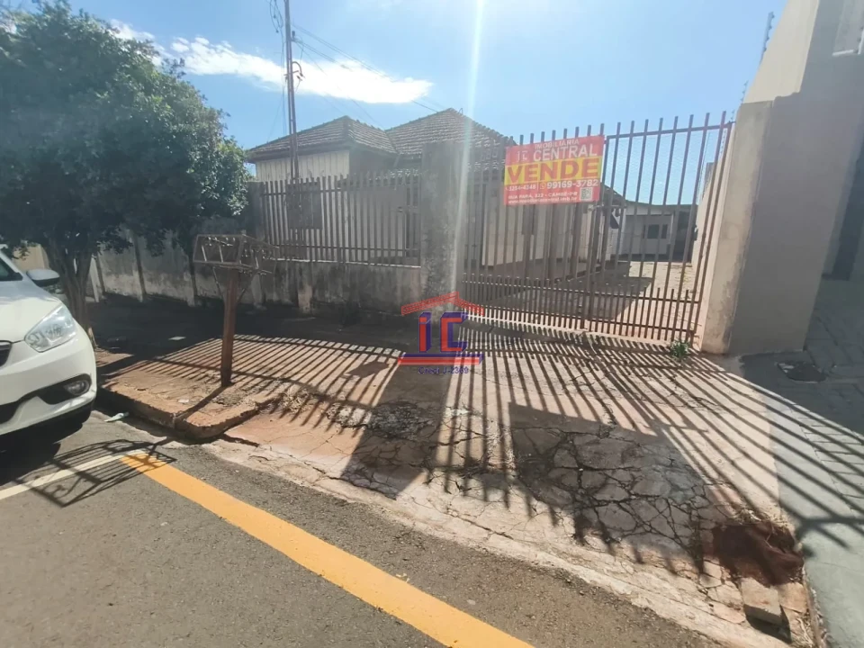 Imagens do imóveis TERRENO COMERCIAL COM 2 CASAS EM MADEIRA - RUA ESPANHA - CENTRO - CAMBÉ-PR
