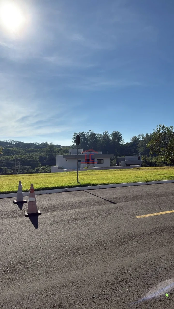 TERRENO CONDÔMINIO BELLEVIE