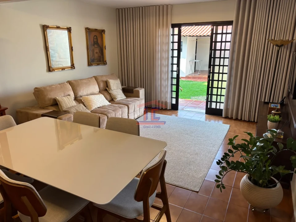 Imagens do imóveis CASA À VENDA JARDIM VILA RICA