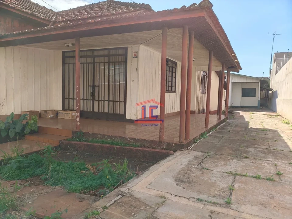 Imagens do imóveis TERRENO COMERCIAL COM 2 CASAS EM MADEIRA - RUA ESPANHA - CENTRO - CAMBÉ-PR