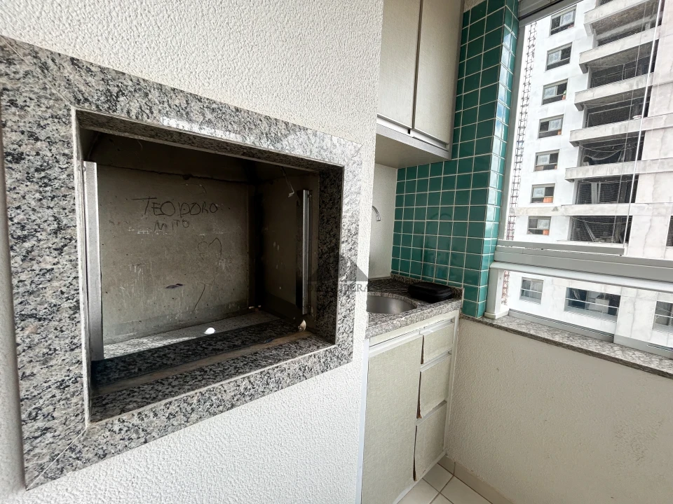 APARTAMENTO Á VENDA AO LADO DO LAGO IGAPÓ