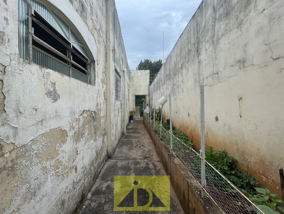 SOBRADO A VENDA BANCÁRIOS