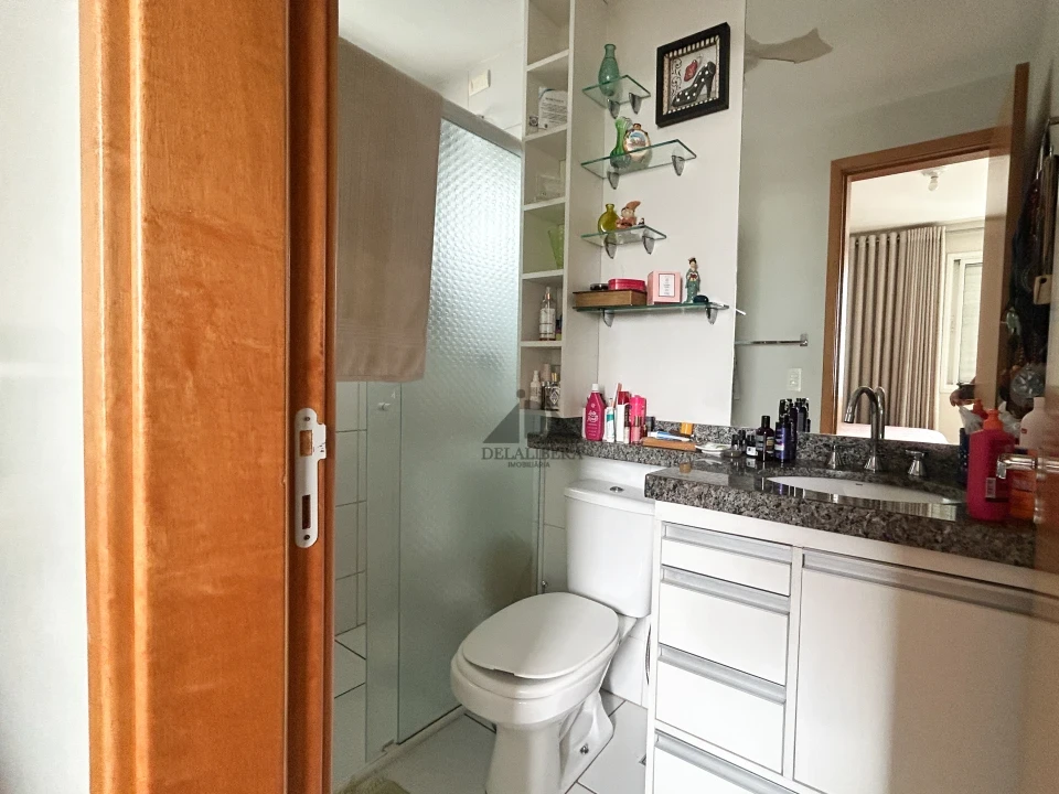 APARTAMENTO Á VENDA AO LADO DO LAGO IGAPÓ