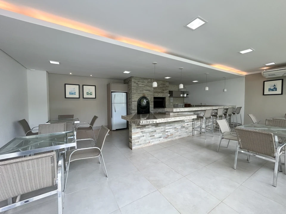 APARTAMENTO Á VENDA AO LADO DO LAGO IGAPÓ