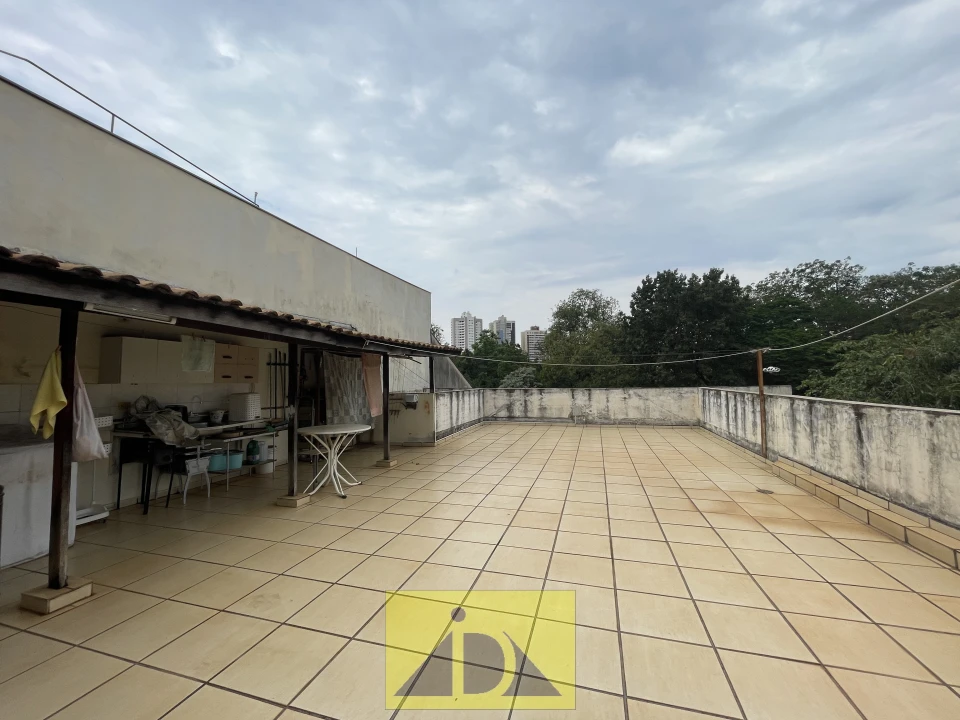 SOBRADO A VENDA BANCÁRIOS