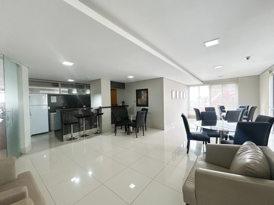 APARTAMENTO Á VENDA AO LADO DO LAGO IGAPÓ