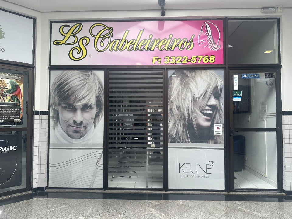 EXECUTIVE CENTER SKOWRONEK