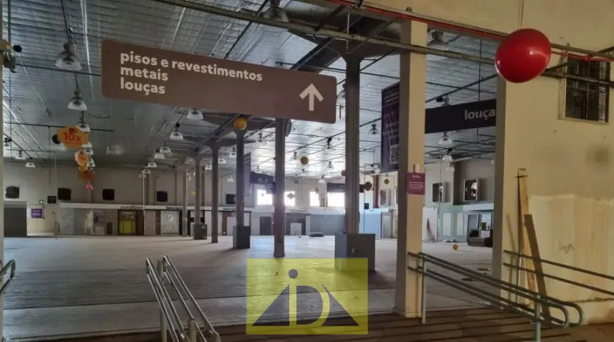 BARRACÃO COMERCIAL AV. TIRADENTES