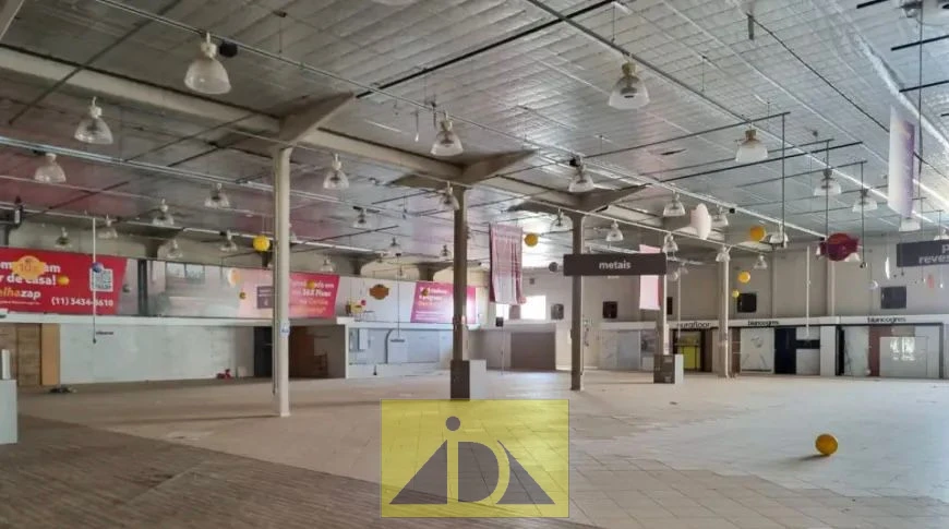 BARRACÃO COMERCIAL AV. TIRADENTES