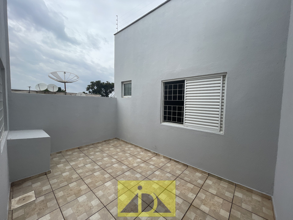 CASA  A VENDA BERNARDO TRINDADE