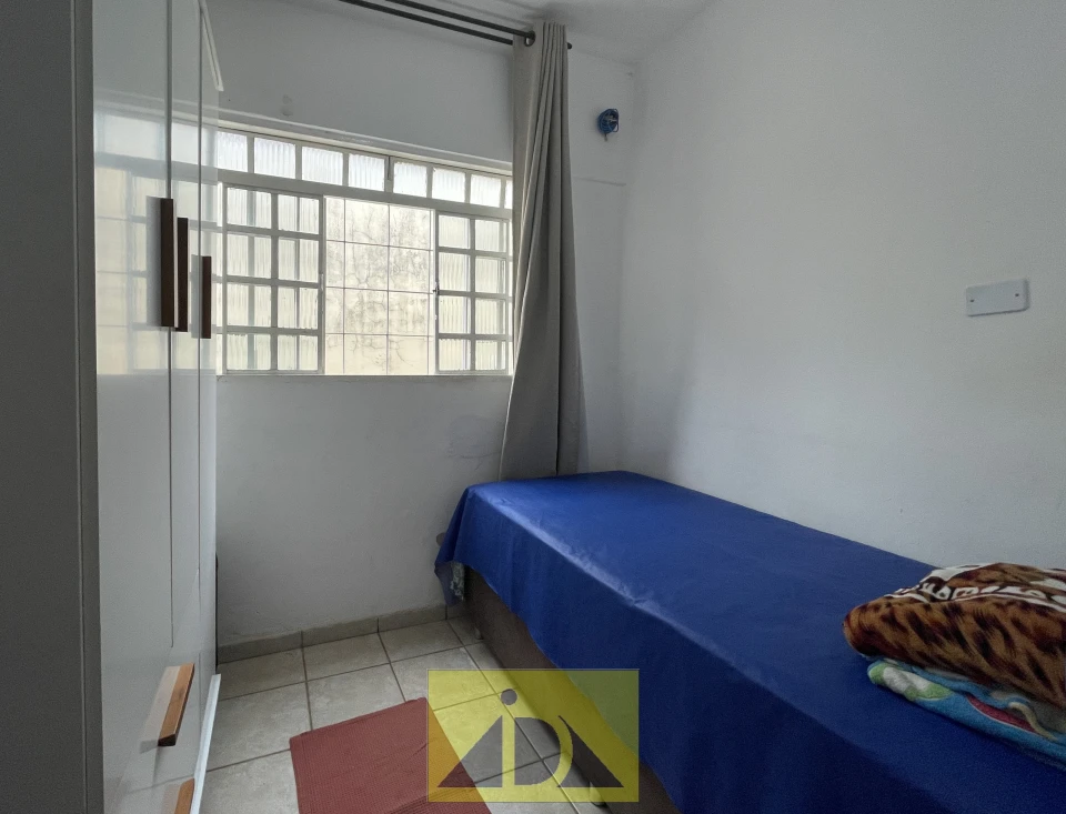 SOBRADO A VENDA BANCÁRIOS