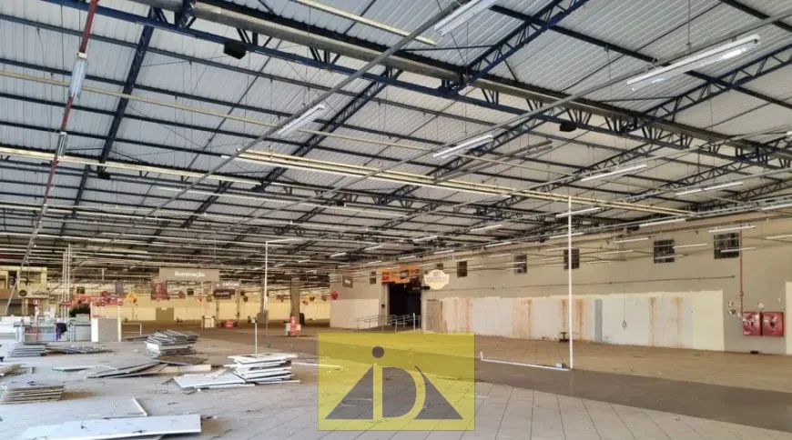BARRACÃO COMERCIAL AV. TIRADENTES