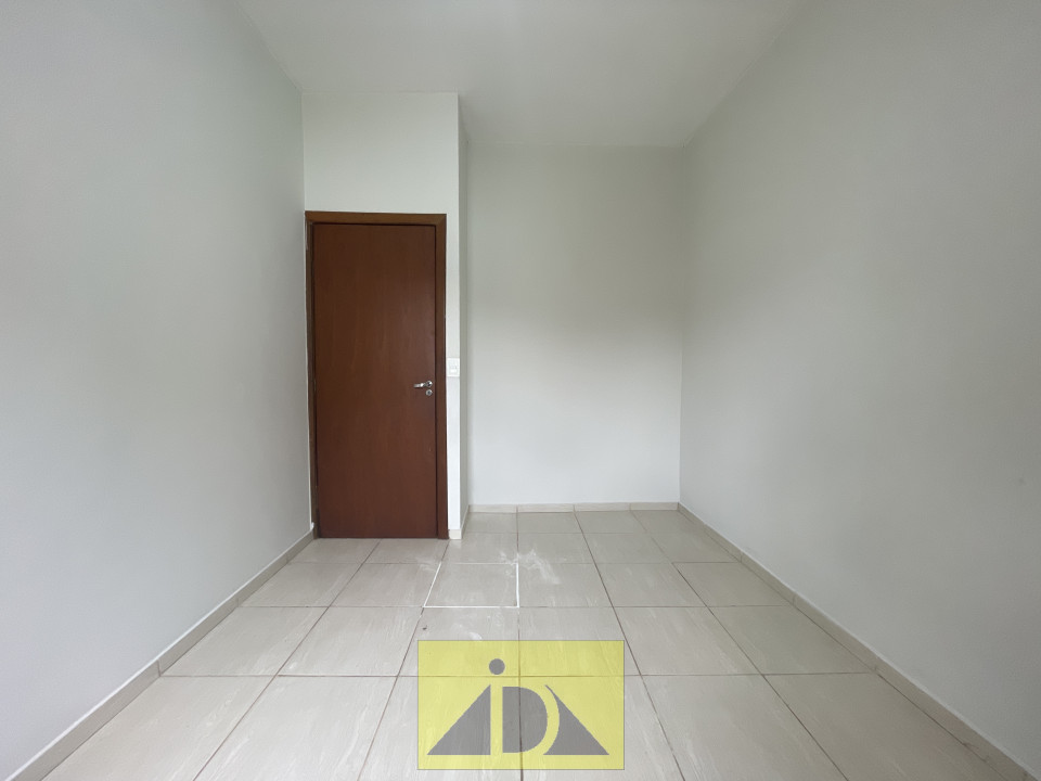 CASA  A VENDA BERNARDO TRINDADE