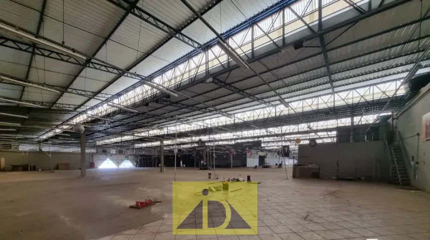 BARRACÃO COMERCIAL AV. TIRADENTES