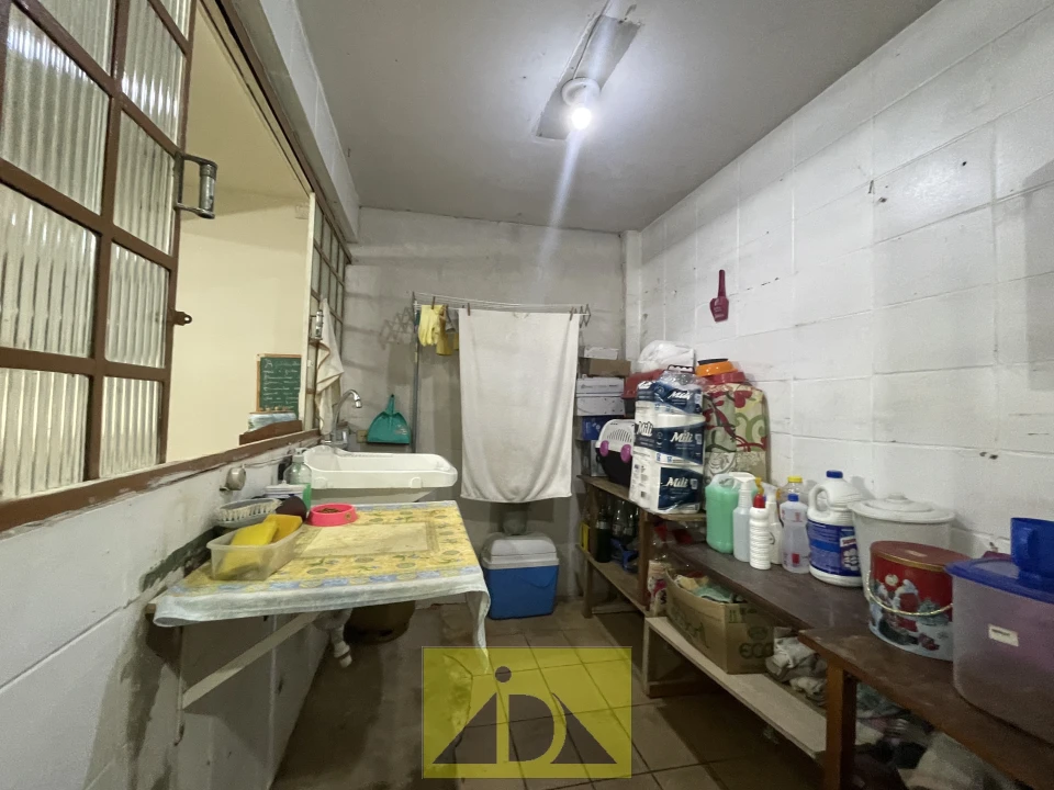 SOBRADO A VENDA BANCÁRIOS