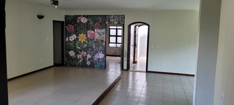 CASA A VENDA CHAMPAGNAT