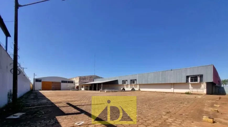 BARRACÃO COMERCIAL AV. TIRADENTES
