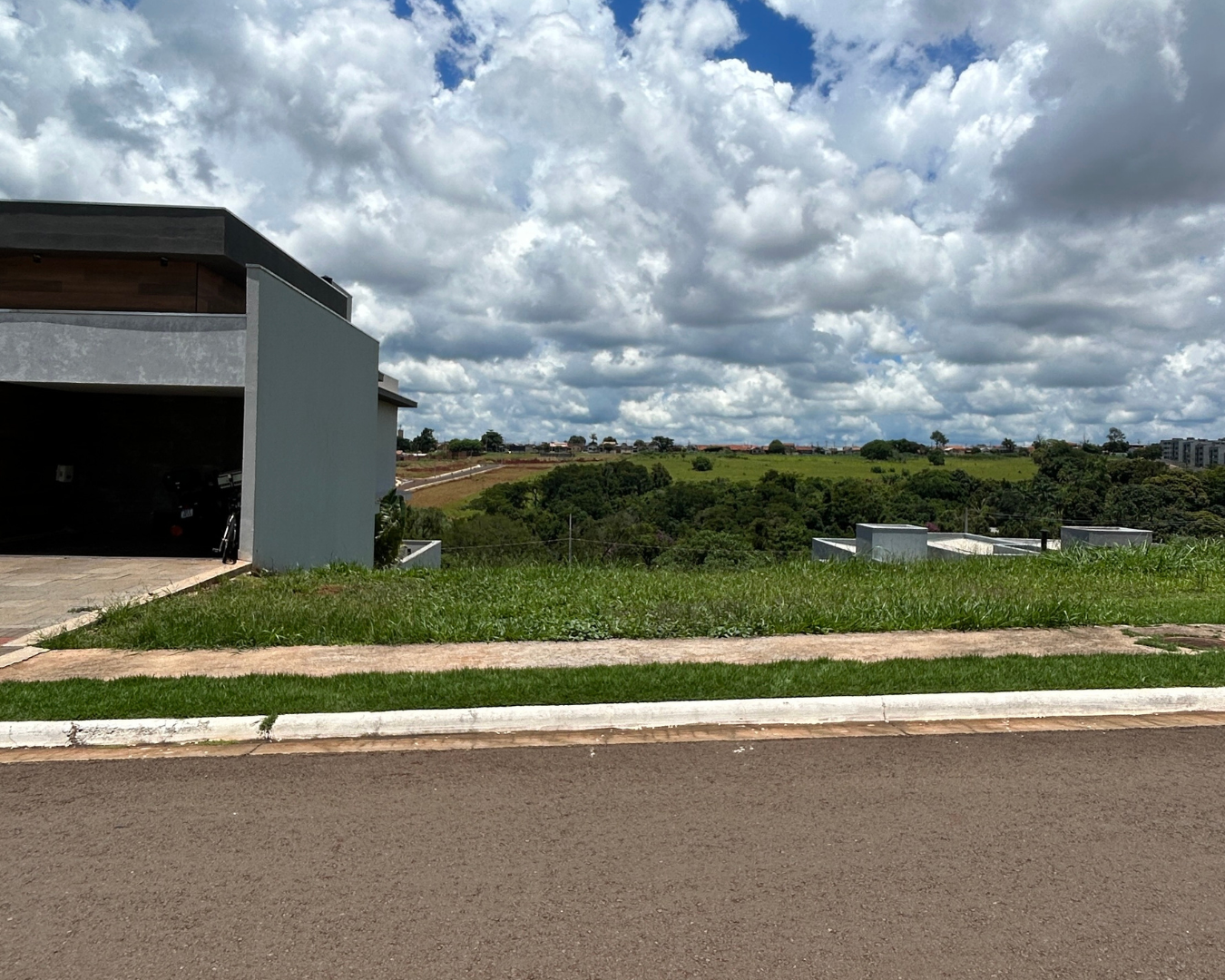 CONDOMÍNIO  ARAGUARI