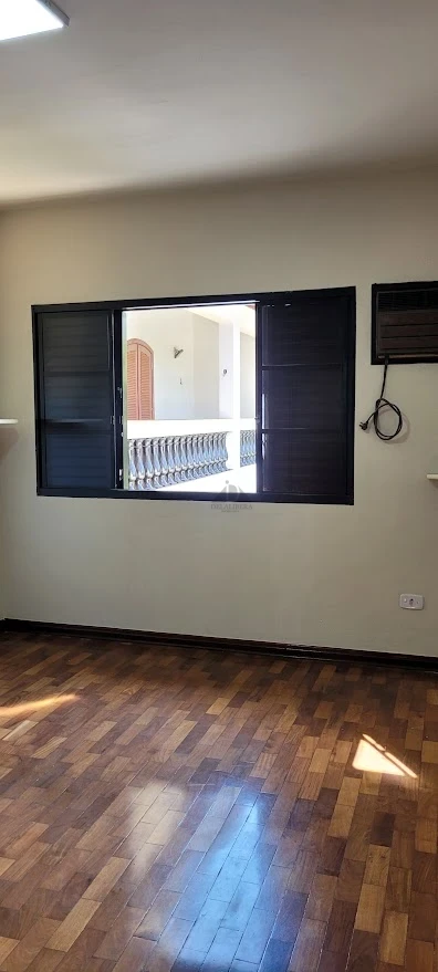 CASA A VENDA CHAMPAGNAT