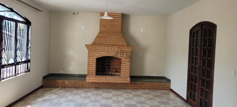 CASA A VENDA CHAMPAGNAT