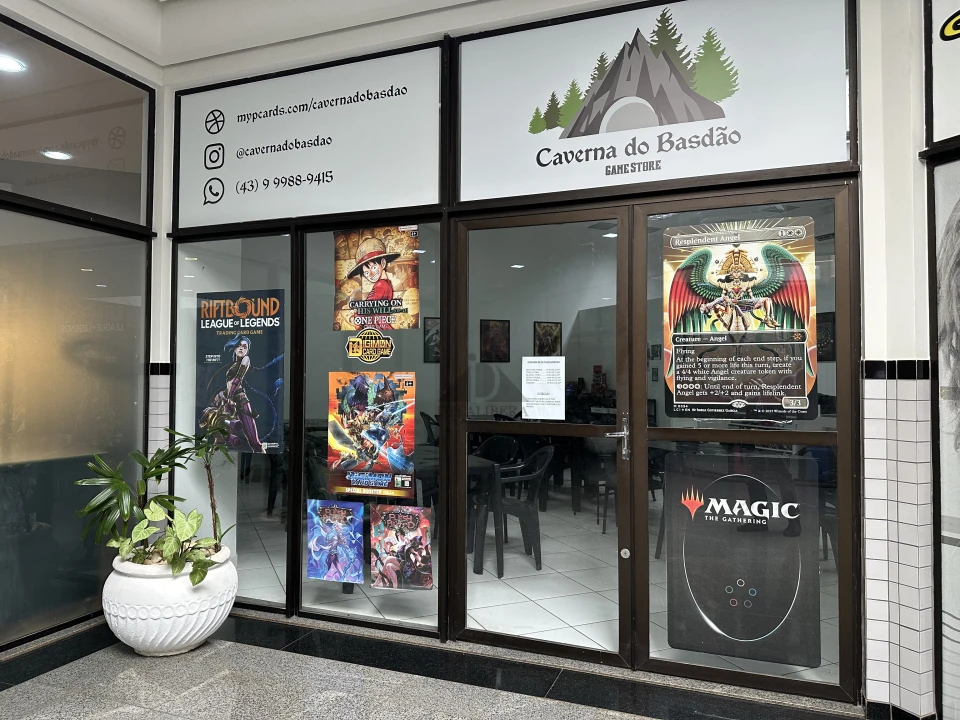 EXECUTIVE CENTER SKOWRONEK