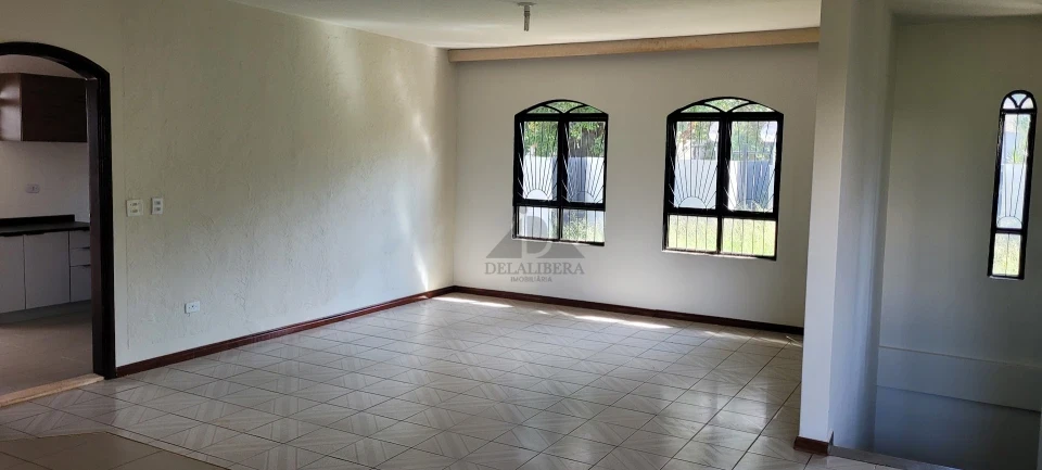 CASA A VENDA CHAMPAGNAT