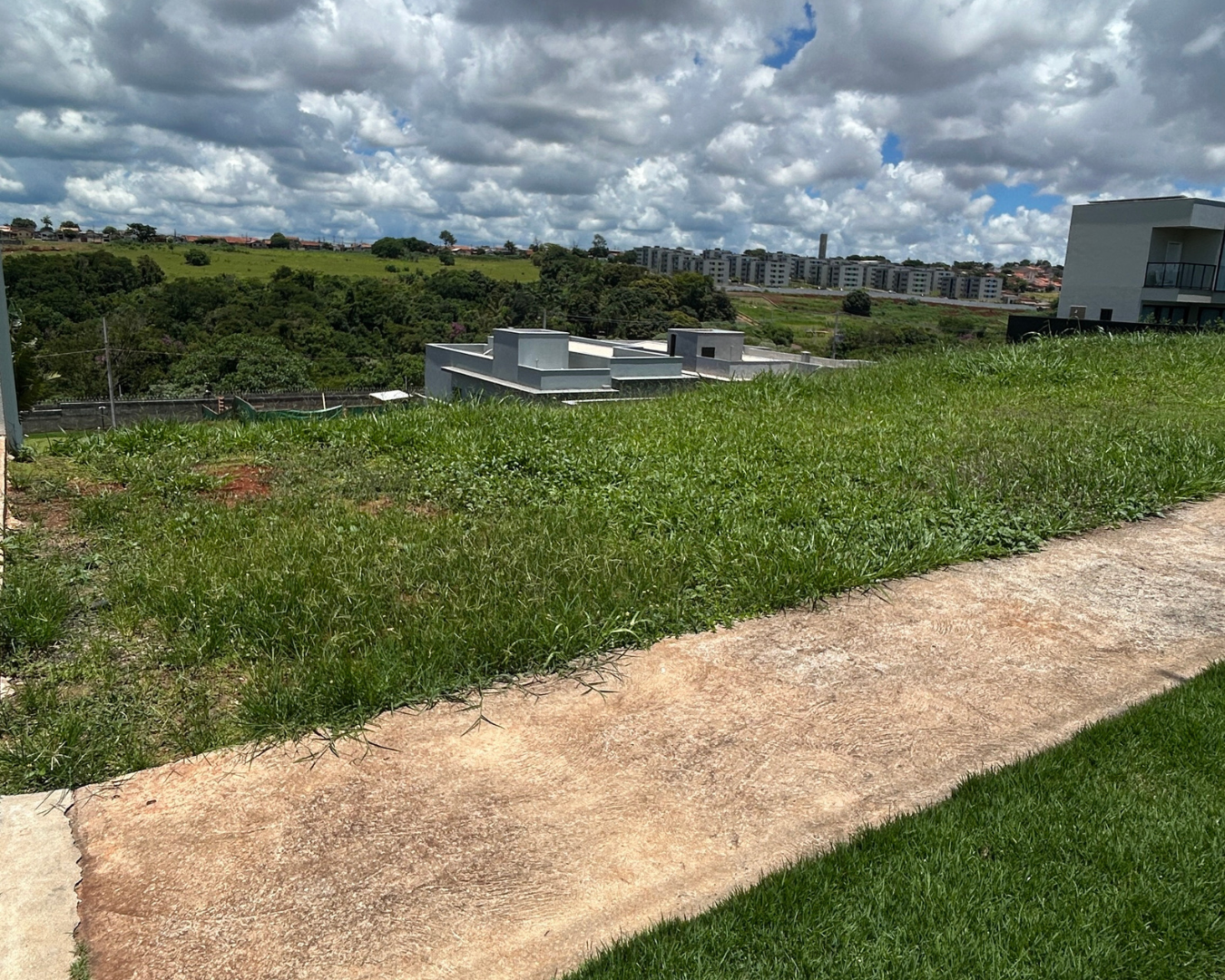 CONDOMÍNIO  ARAGUARI