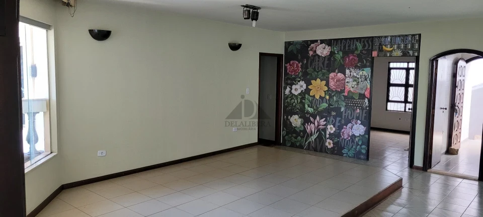 CASA A VENDA CHAMPAGNAT