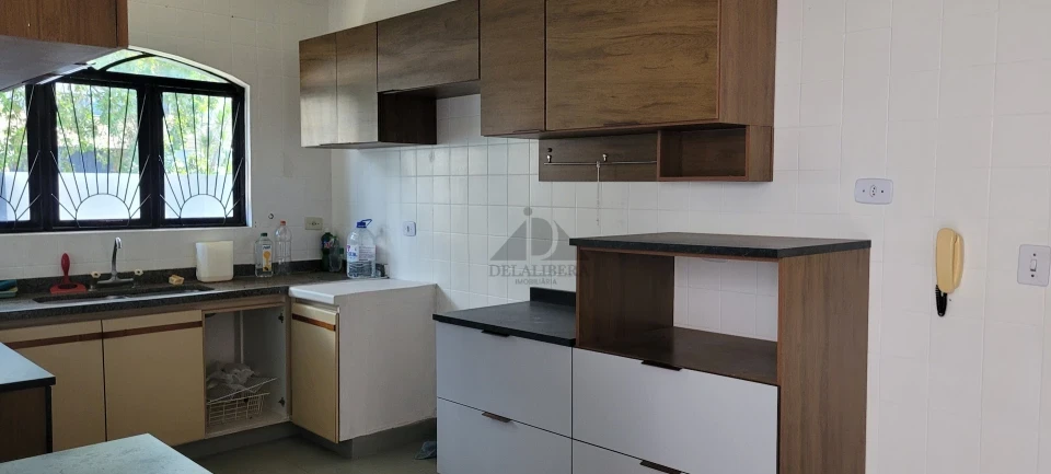 CASA A VENDA CHAMPAGNAT