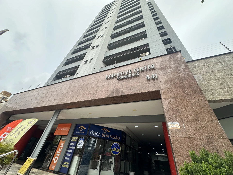 EXECUTIVE CENTER SKOWRONEK